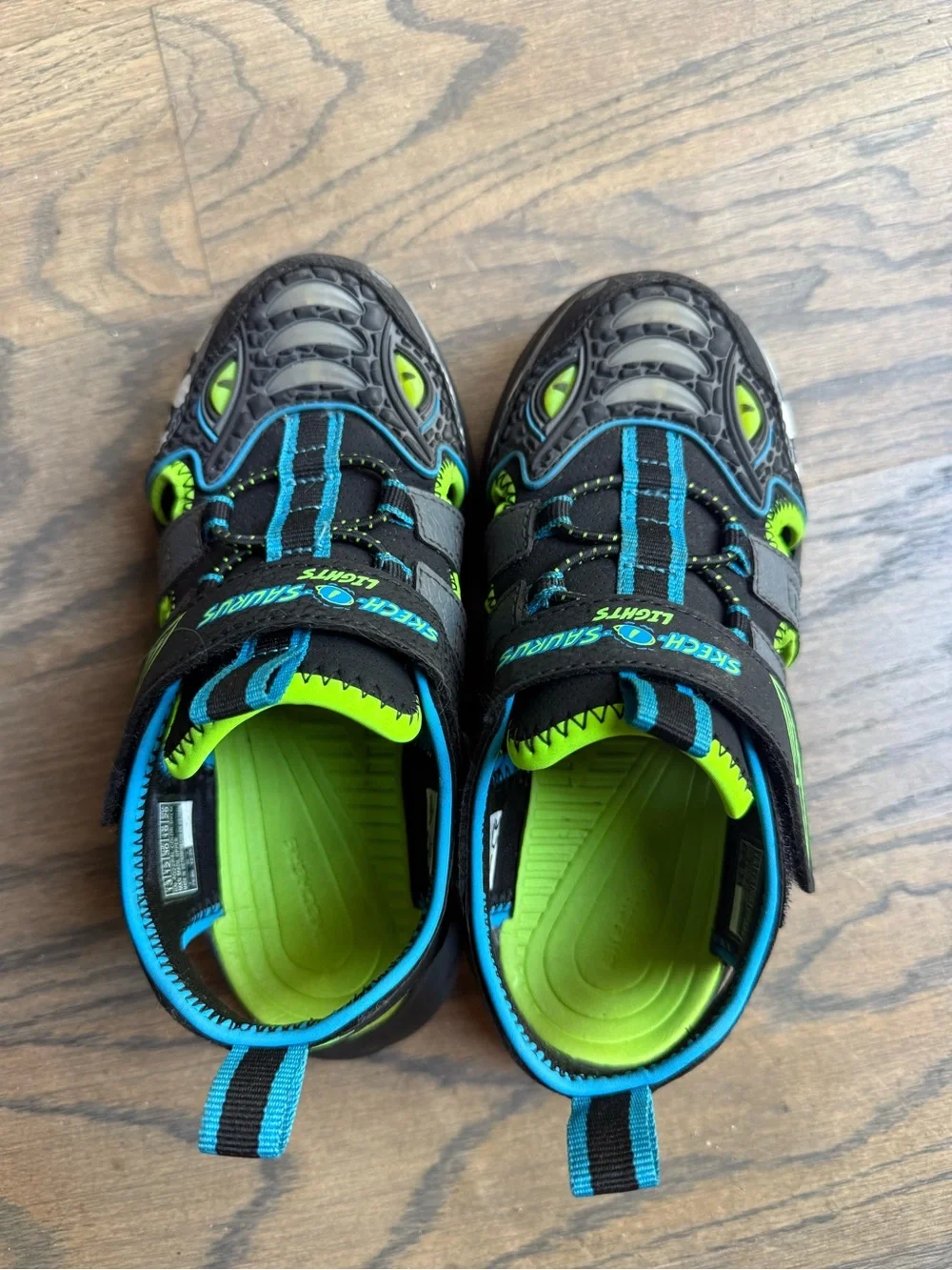 Skechers barely used